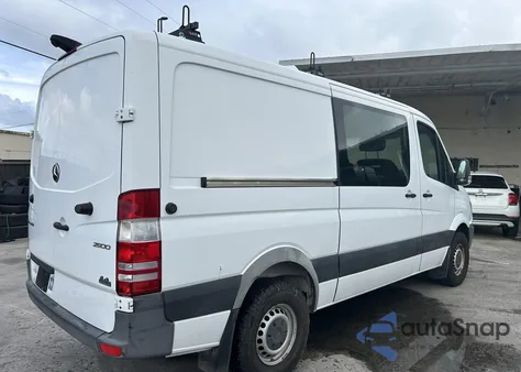 2017 Mercedes-Benz Sprinter 2500 Standard Roof V6 z USA, uszkodzony, nr VIN WD3PE7CD4HP545624